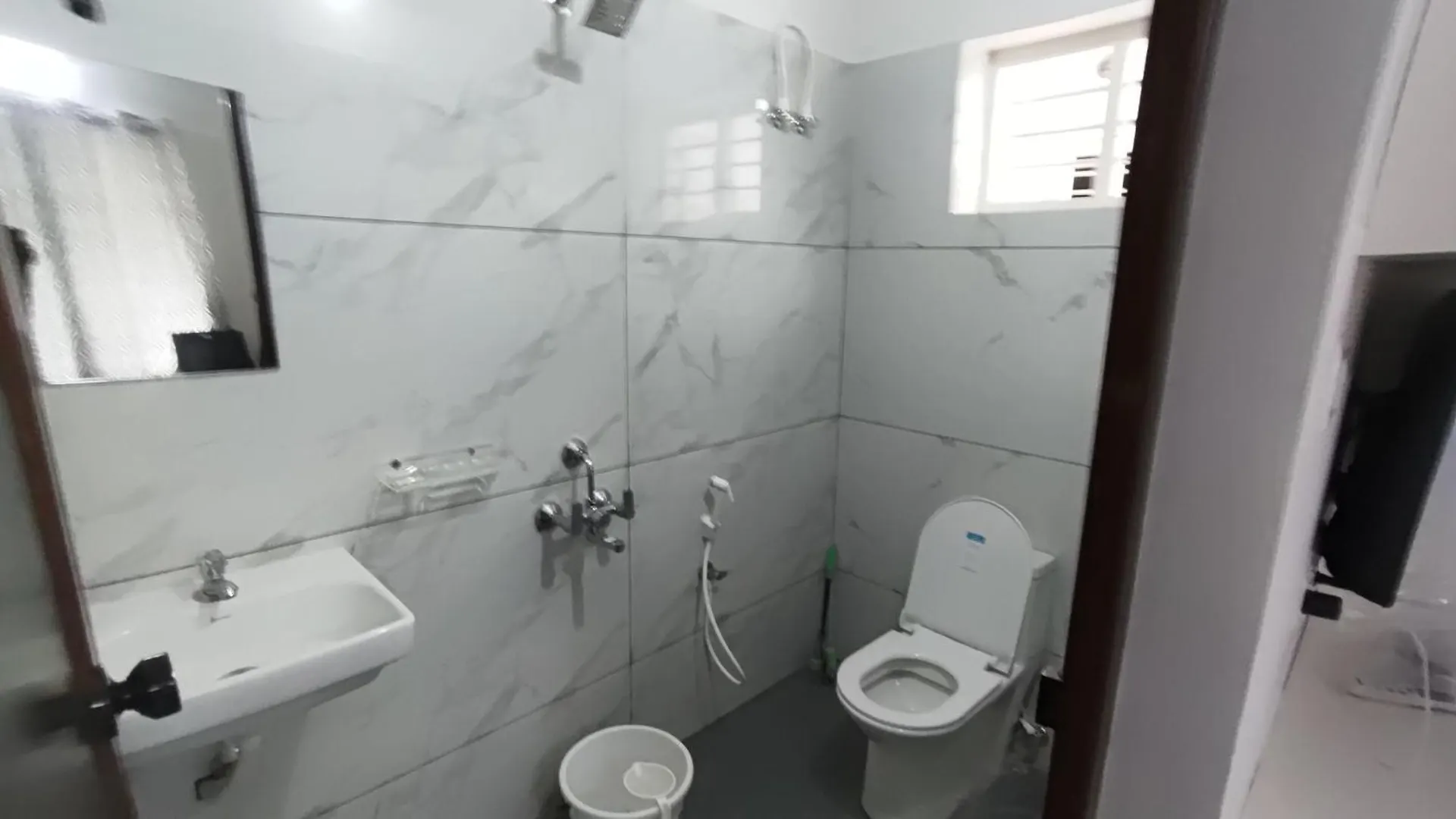 Hotel Sivasarass Rooms Thiruvananthapuram